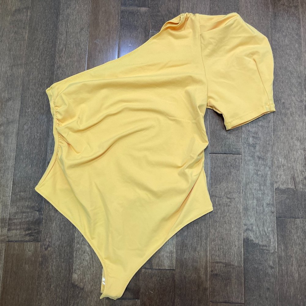 NWT Free People Somethin' Bout You One Shoulder Short Puff Sleeve Bodysuit sz XL - Picture 6 of 12